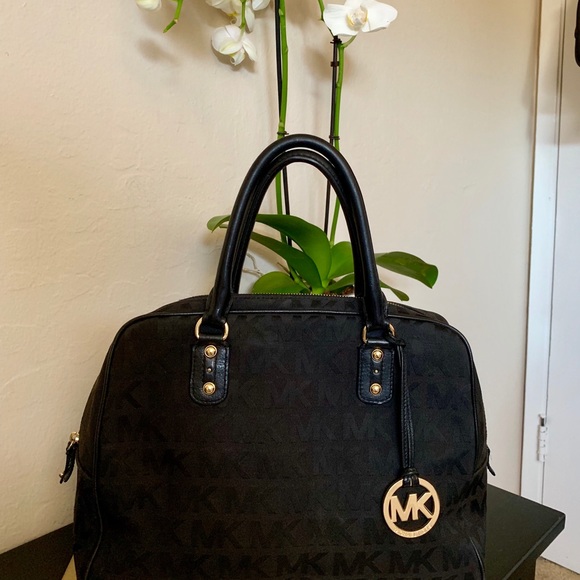 Michael Kors Handbags - Michael Kors Signature Jacquard Tote